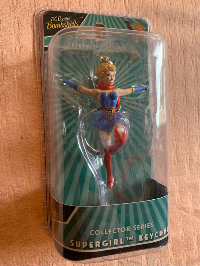 New DC Bombshells SuperGirl Keychain Collector Series in Arts & Collectibles in Oshawa / Durham Region - Image 2