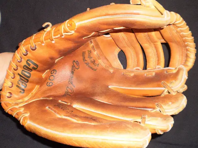 Baseball Gloves, Right and Left, in Baseball & Softball in City of Toronto - Image 6