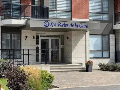 Grand 4 1/2 meublé (1104pc), calme et ensoleillé