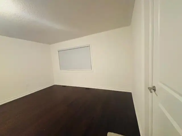 room for rent in Whitby  in Long Term Rentals in Oshawa / Durham Region - Image 2