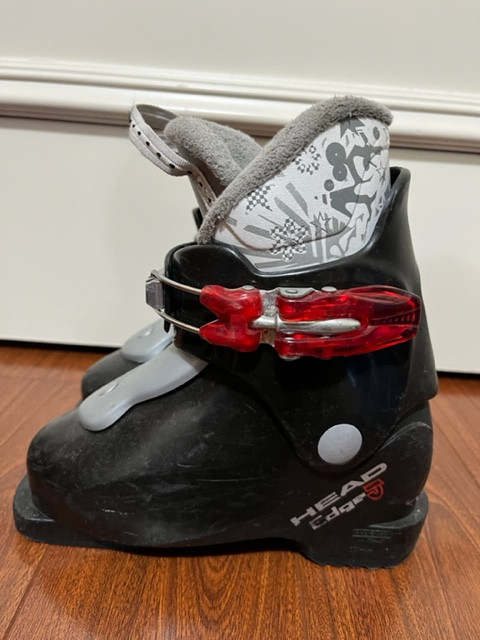 Children's Skis and Ski Boots And Snowboards & Boots in Ski in City of Toronto - Image 4