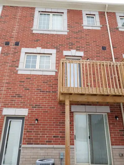 3 plus 1 bedroom 2:5 washroom Full house 2 parking very net and clean. All grocery stores and bank a...