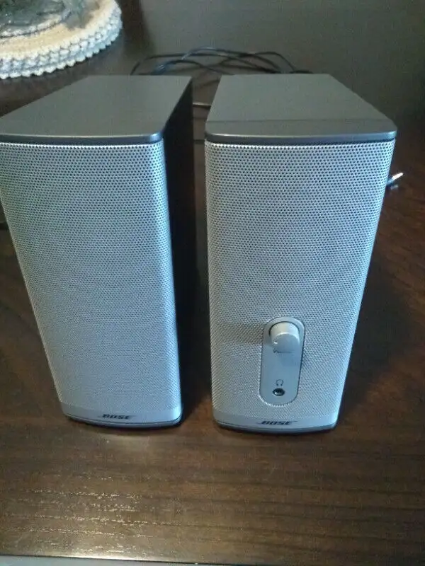 BOSE COMPANION 2 SERIES 11 MULTIMEDIA SPEAKERS.62863267753601127