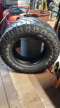 1-LT275/70R18 Goodyear Wrangler Duratrac