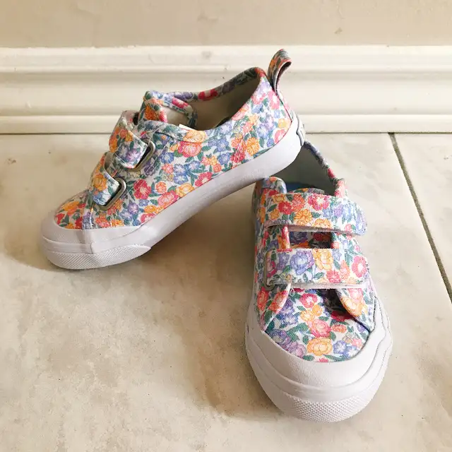 girls size 9 shoes in Kids & Youth in Markham / York Region - Image 7