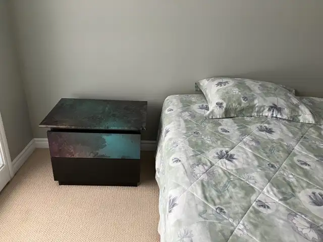 Mobilier de chambre avec lit double in Beds & Mattresses in Laurentides - Image 2