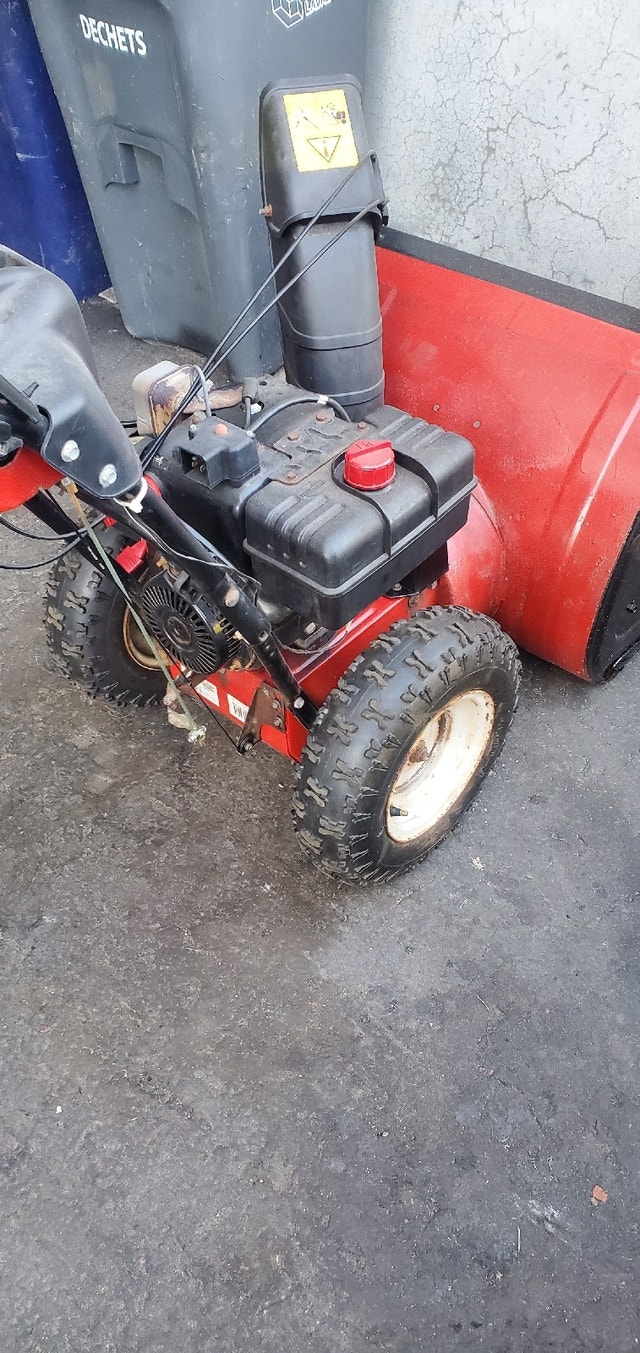 Souffleuse/snowblower 26" 8hp Souffleuses à neige Laval/Rive Nord