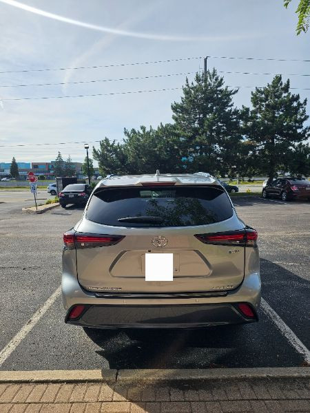 2025 Toyota highlander hybrid limited awd silver- lease transfer in Cars & Trucks in City of Toronto - Image 4
