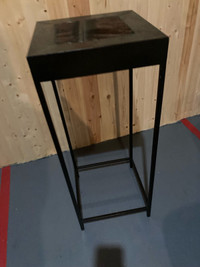 Tin accent table 