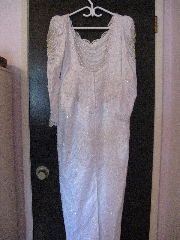 Wedding Gown & Veil in Wedding in Prince Albert