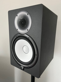 Yamaha HS8 monitor speakers (pair) with stands