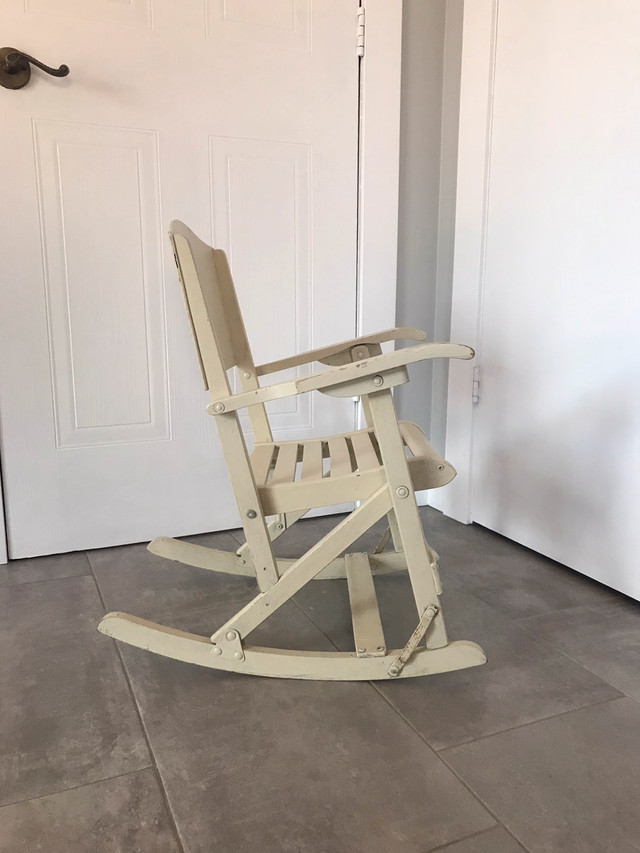 Chaise berçante pliable pour enfants en bois Vintage dans Chaises, Fauteuils inclinables  à Longueuil/Rive Sud - Image 4