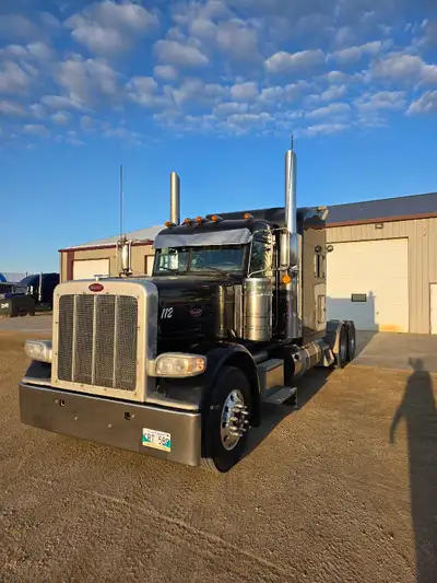 Selling my 2020 389 peterbilt. 1.1million kms. Will go up as im still driving it. X15 cummings 18 sp...