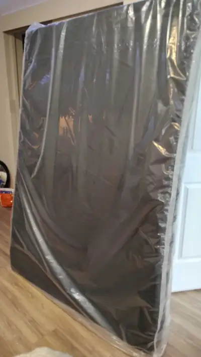 Selling a completely brand-new, never-used Double (Full) size bed setup. Perfect for students, guest...