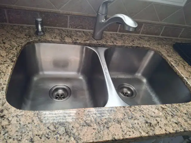 Plumbing and Handyman Services in Plumbing in Norfolk County - Image 6