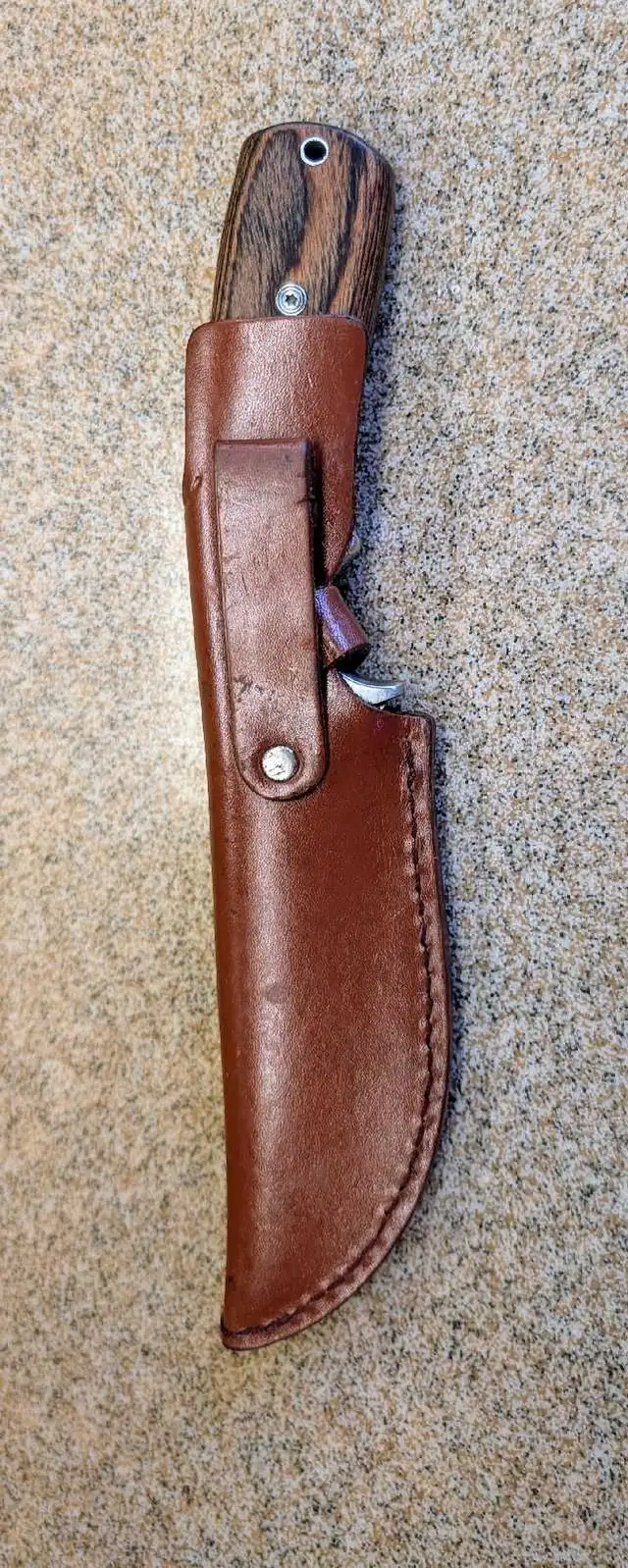 SOG woodline WD-01 large fixed blade knife with leather sheath in Fishing, Camping & Outdoors in Winnipeg - Image 6