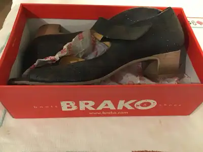 Ladies Dress Shoes, View more