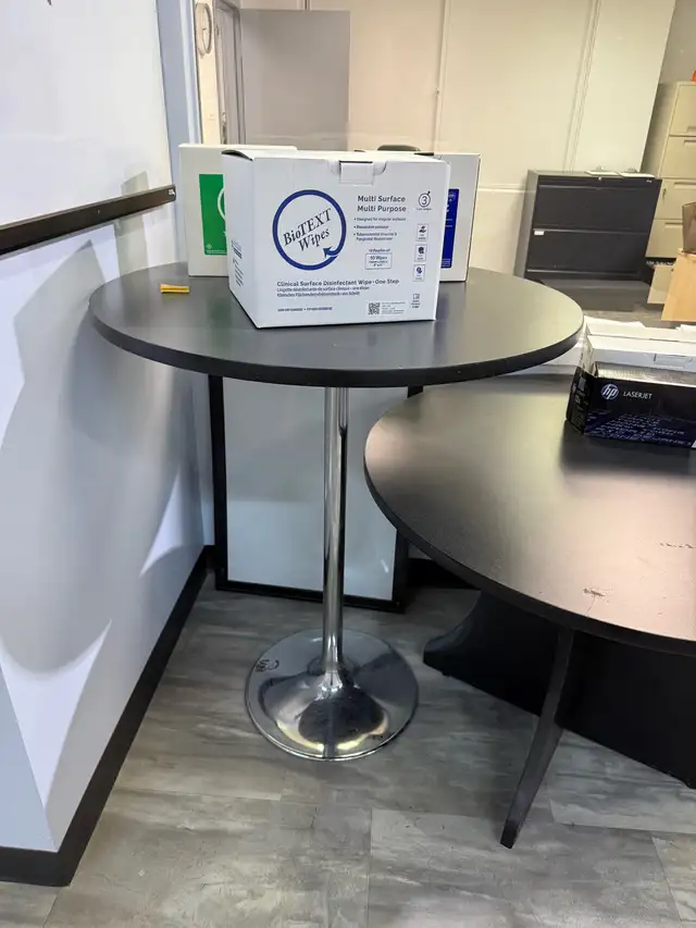 round tables 63234727315969121