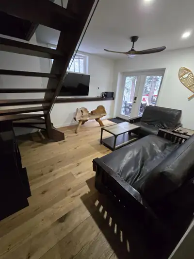 One bedroom basement available in Harvie heights , kitchen and laundry are shared . No pets , no cou...