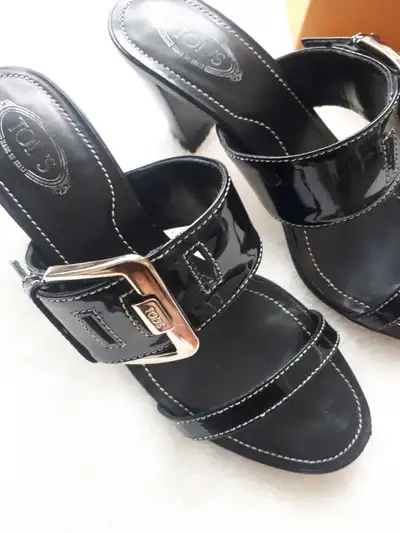 [TOD'S]black sandal Size 37.5, View more