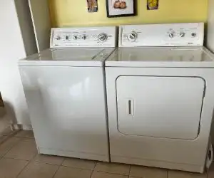 Laveuse sécheuse fonctionne 255$ possibilité de livraison , View more