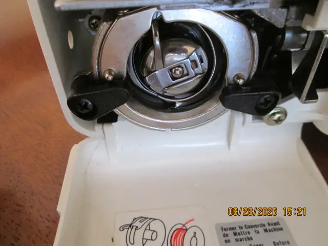 KENMORE, SEARS,Sewing Machine model 385.12312 in Hobbies & Crafts in Kingston - Image 7