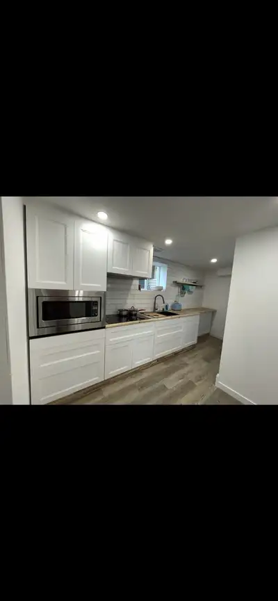 Looking for male with no vehicle Room is month to month no lease no first or last To put down just o...