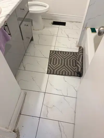 Beautiful neighbourhood • Shared room • Utilities extra • Heating & AC • Clean & quiet roommate • Co...