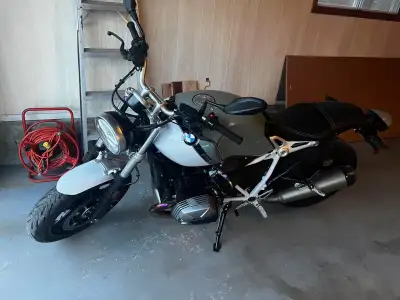 Moving sale 1 owner Only 2686kms Option 719 Heated hand grips Cruise control One scratch, shown in p...