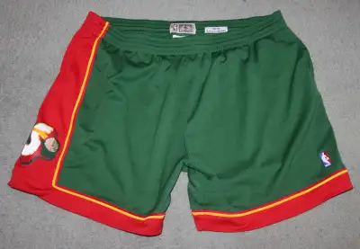 MITCHELL & NESS 1995-96 SEATTLE SUPERSONICS BASKETBALL SHORTS 5X, View more
