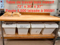 Table de travail en bois massif. A qui la chance!  Aucune offre