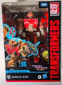 Transformers studio series 86-09 wreck-gar brand new