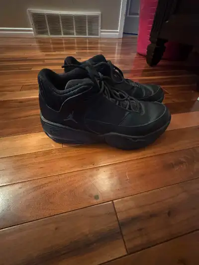 Youth Size 6. Fair condition. Daughter no longer wears them.