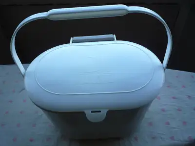 NEW covered container & lots more good items on sale        b289, View more