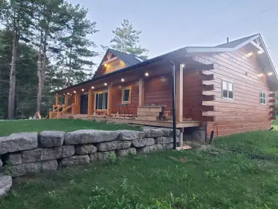 Located in beautiful Minden Ontario this stunning log home is a testament to quality craftsmanship a...