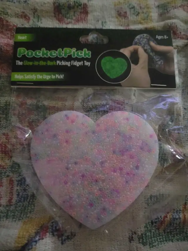 glow inn the dark pocket pick fidget toy