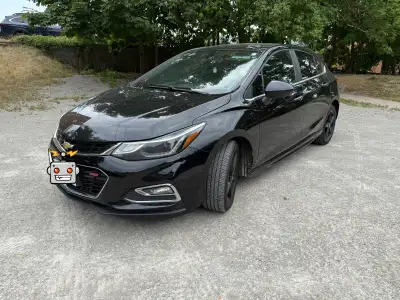 2018 Chevrolet Cruze LT Hatchback – Black on Black – & Sporty! Looking for a stylish and fuel-effici...