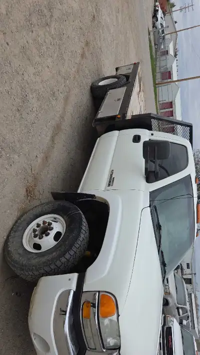 2003 Chevrolet 3500 Regular Cab & Chassis · Truck · Driven 342,000 kilometers 342000 kms Zero rust o...