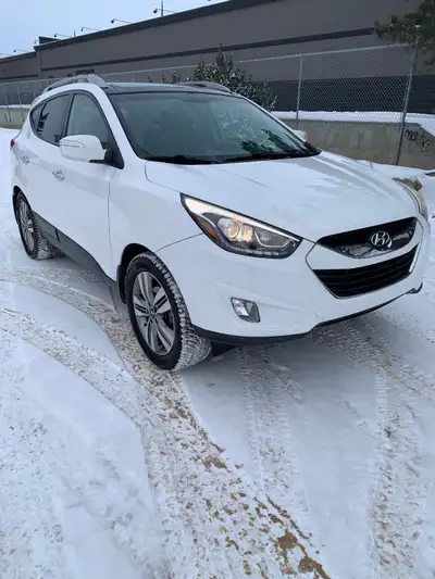 ALL WHEEL DRIVE SUV MOONROOF 2 WAY REMOTE STARTER NEWER BRAKES AND ROTORS (1yr) BRAND NEW HEADLIGHTS...