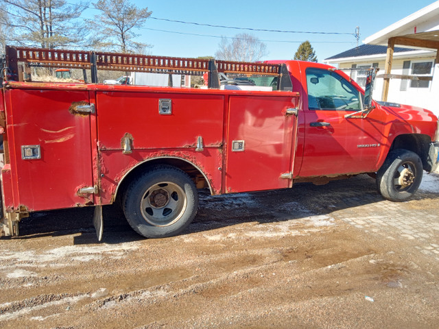 Chevy 3500 HD with service box in Cars & Trucks in Saint John - Image 2