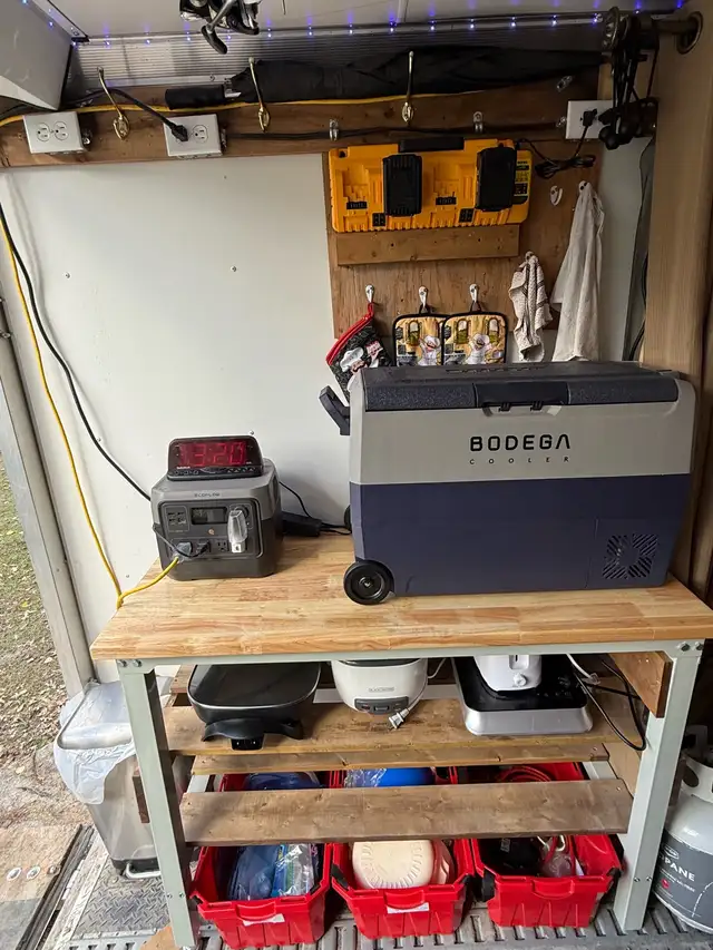 2021 24’ Alcom (full aluminum) Covered Car Hauler / Toy Hauler in Travel Trailers & Campers in Winnipeg - Image 9