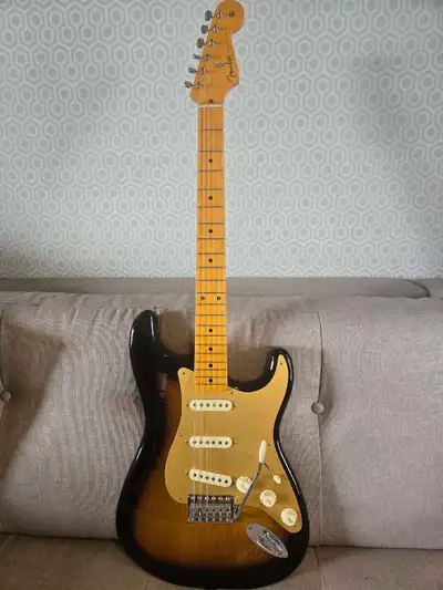 Last year of production 2018 Fender Classic Series 50s Stratocaster Lacquer. Two tone sunburst nitro...