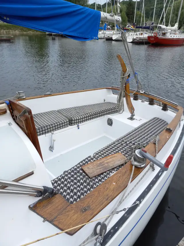 1974 BAYFIELD WITH SLIP - MAKE AN OFFER