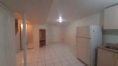 1 Bedroom,1 Bath basement separate entrance for rent in Brampton
