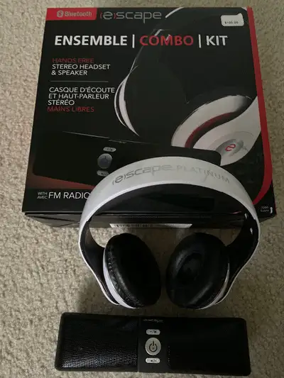 Like new conditions and hardly used Bluetooth FM Radio Speaker & Bluetooth Escape Stereo Headset/Spe...