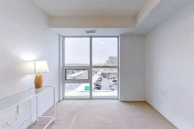 Single Room Sublet Near UTSC (May–July) | Private Bathroom | Meadowglen Place Description: Sublettin...