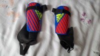 Kids soccer shin guards, size M