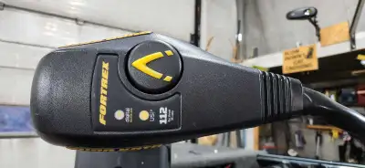 36v 112lb thrust 52" shaft Built in universal sonar No spot lock Pick up in Kenora