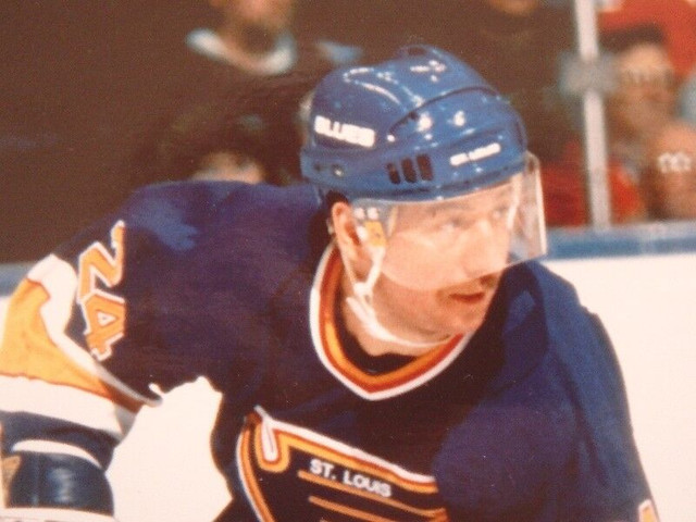 BERNIE FEDERKO  St.Louis Blues Autographed 8x10 Photo W/COA in Arts & Collectibles in Dartmouth - Image 2