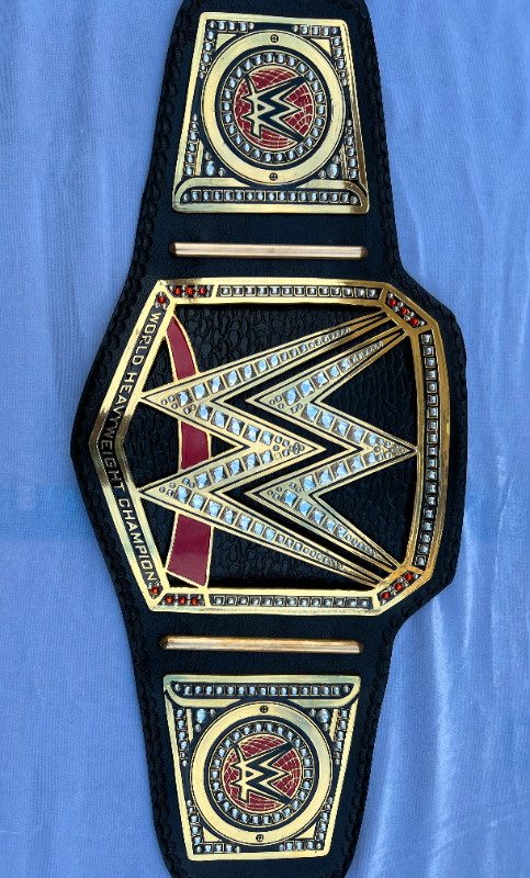 WWE heavyweight Championship Wrestling Belt Replica in Arts & Collectibles in Oakville / Halton Region - Image 2